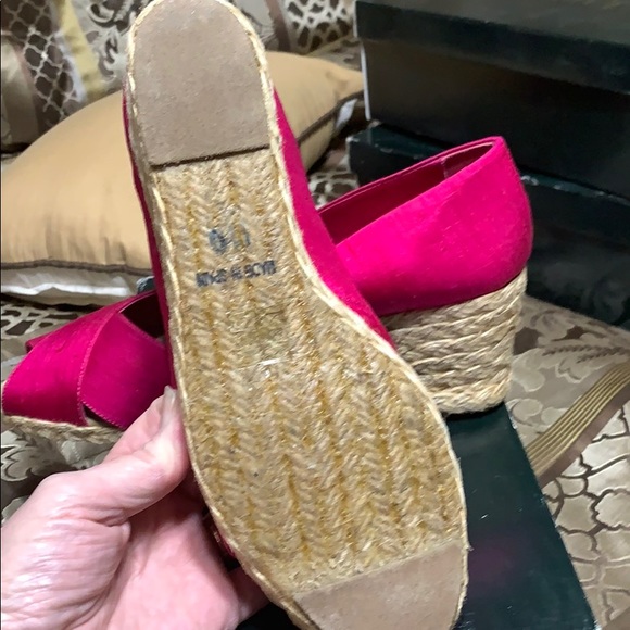 Shoes - Picture 3 of 4